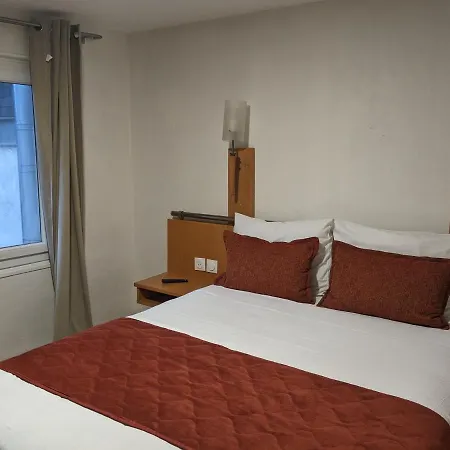 Hotel Morand 2*