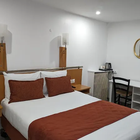 Hotel Morand 2*