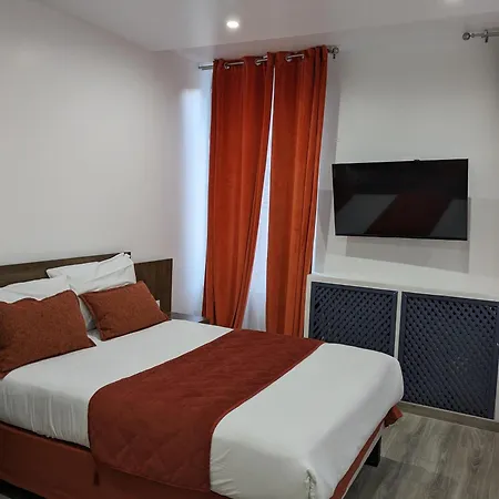 Hotel Morand 2*